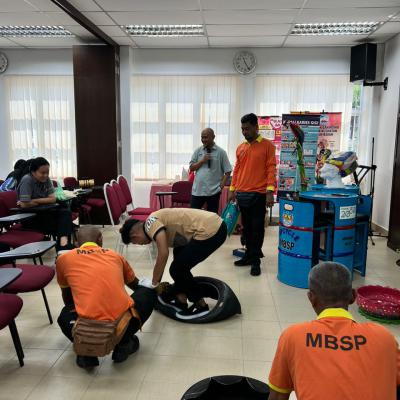 Taklimat Pengasingan Sisa Di Punca Dan Pameran Upcycle Kepada Pelajar Baru Di 4