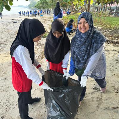 World Clean Up Day Bersama Grew Di Pantai Contoh Pada 24 Ogos 2024 1