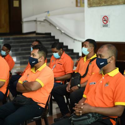 Penyerahan Benih Sayur Kepada Wira Oren 3