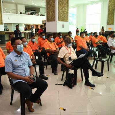 Penyerahan Benih Sayur Kepada Wira Oren 8
