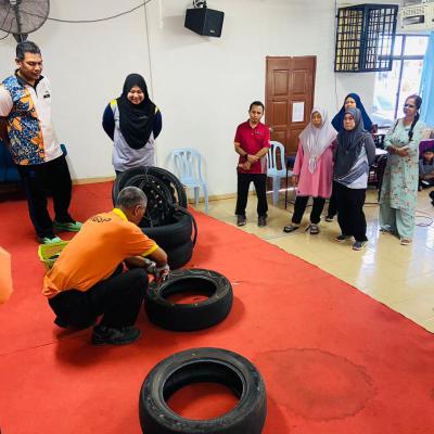 PAMERAN DAN DEMO UPCYCLE SMK MAK MANDIN