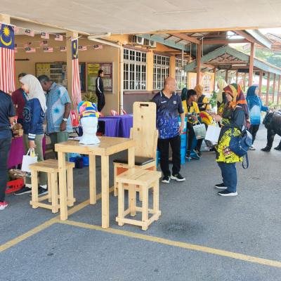 Pameran Upcycle Sempena Program Hari Sukan Negara Karnival Kokurikulum Smk Tun Hussein 4