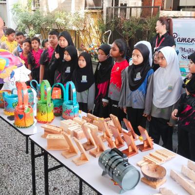 Pameran Upcycle H In Bus Depot Georgetown Sekolah Sekolah Dalam Pulau Pinang 2