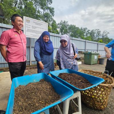 Lawatan Aktiviti Kompos Di Depoh Inderawasih 9
