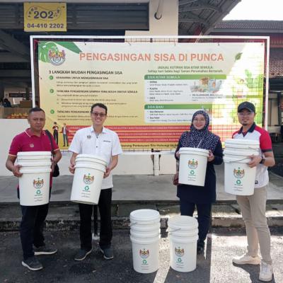 Penyerahan Tong Sisa Organik Di Pasar Awam Bagan Ajam 0