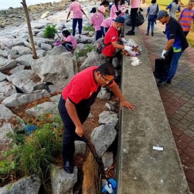 Majlis Perasmian Pembersihan Pantai Anugerah Sekolah Hijau Di Pantai Robina 4