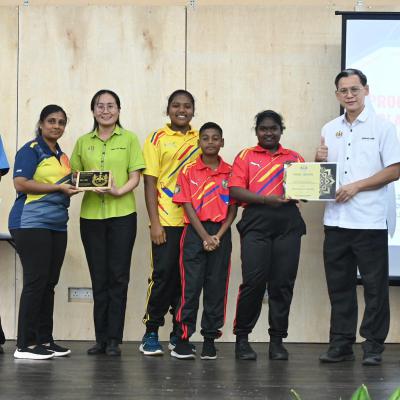 Majlis Penyampaian Hadiah Seni Kolam Berasaskan Barangan Kitar Semula 3
