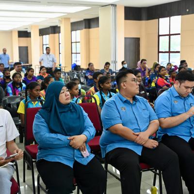 Majlis Penyampaian Hadiah Seni Kolam Berasaskan Barangan Kitar Semula 7