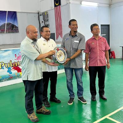 Penyerahan Kerusi Batu Di Pulau Aman 3