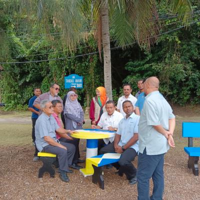 Penyerahan Kerusi Batu Di Pulau Aman 4